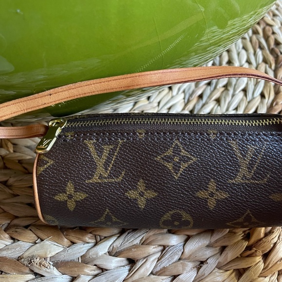 SOLD - 100% authentic vintage Louis Vuitton papillon pouchette - Picture 5 of 9